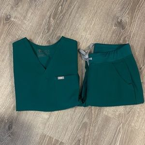 SET: Joggers and Catarina top